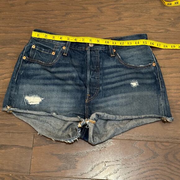 Levi’s 501 Button Fly Premium Denim Cutoff Shorts Size 29 - Picture 3 of 9